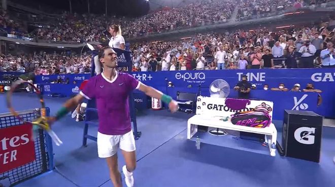 年轻球员与 年轻球员与