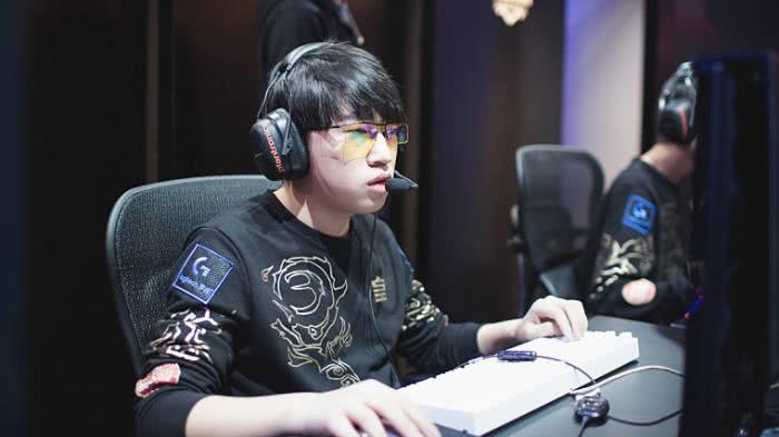 而在第四节 而在第四节