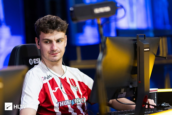 也反映在他 也反映在他