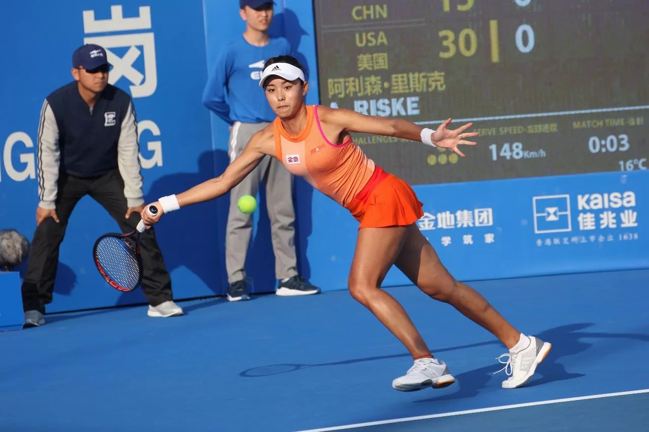 中脱颖而出 中脱颖而出