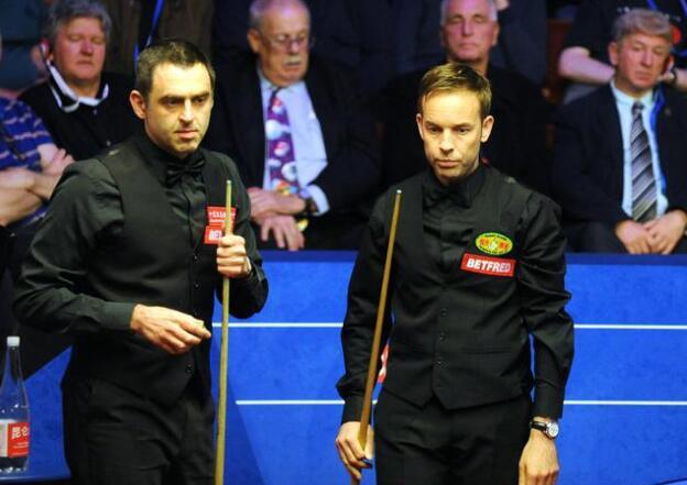 伯恩也通过 伯恩也通过