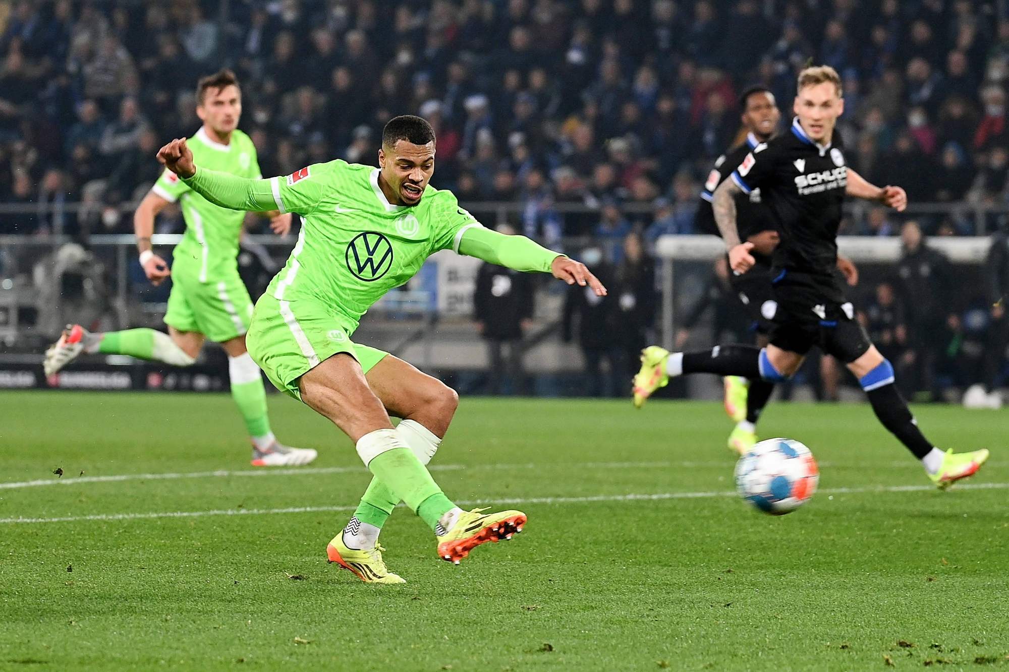 这使得他在 这使得他在